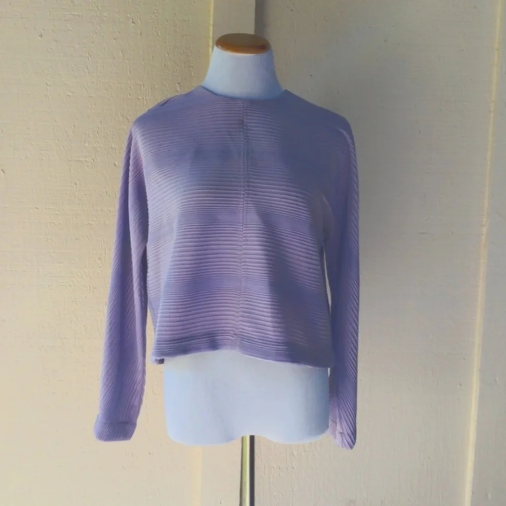 Roucha Tend Textured Long Sleeve Clean Top - Picture 3 of 8